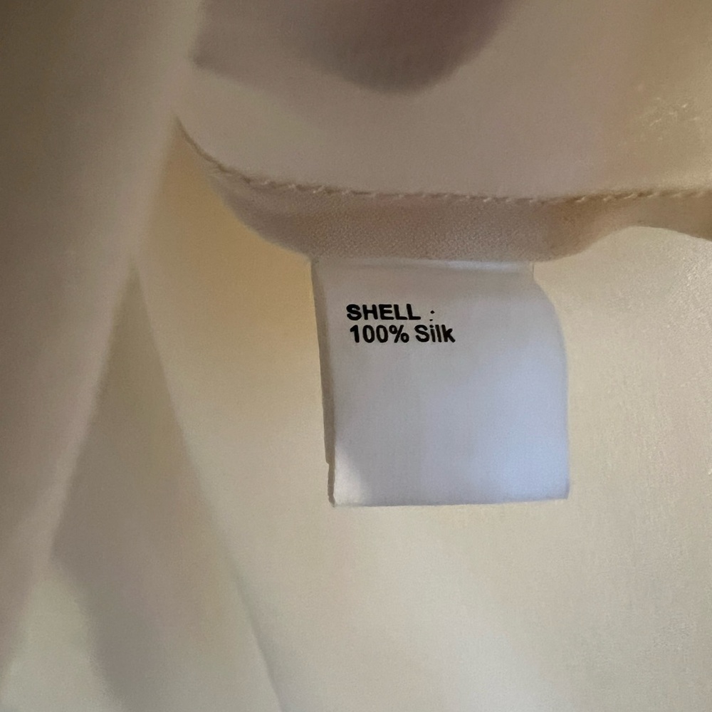Elegant Classic Cream Ruffle Blouse 100% Silk - Picture 4 of 5